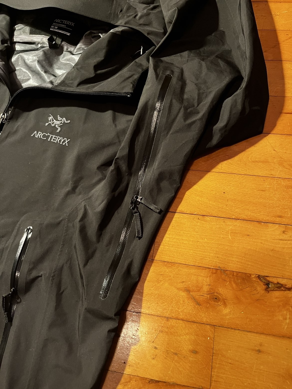Arc'teryx Beta LT Giacca Uomo Medium Nuova con Etichette Nero Impermeabile GoreTEX foto 3