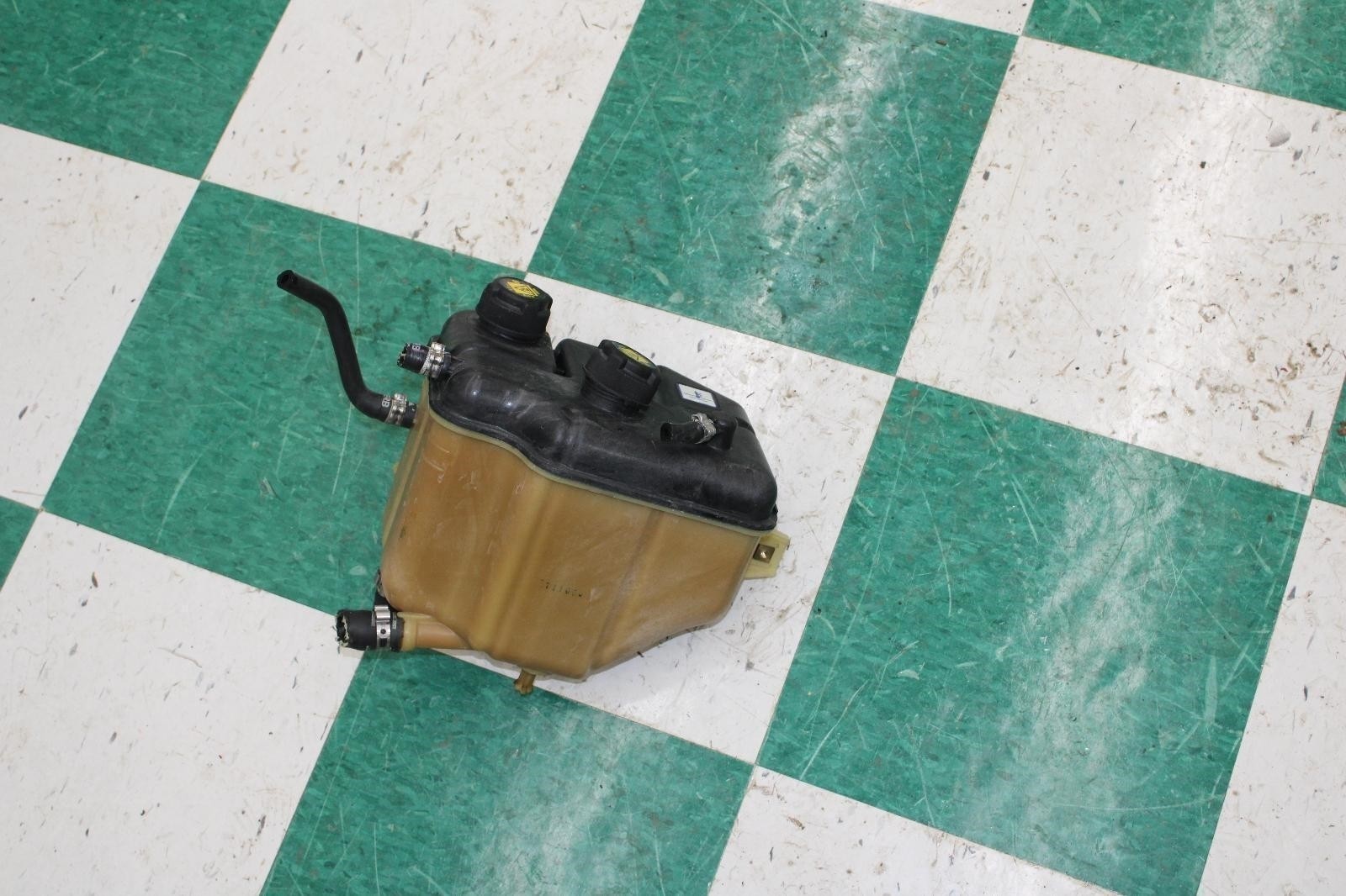 Maserati Ghibli 2014-2024 Coolant reservoir