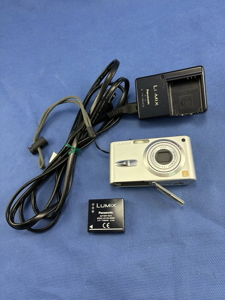 Panasonic Lumix DMC-FX3 6MP Digital Camera w/ 3x Optical Zoom Battery - Image 2 of 4
