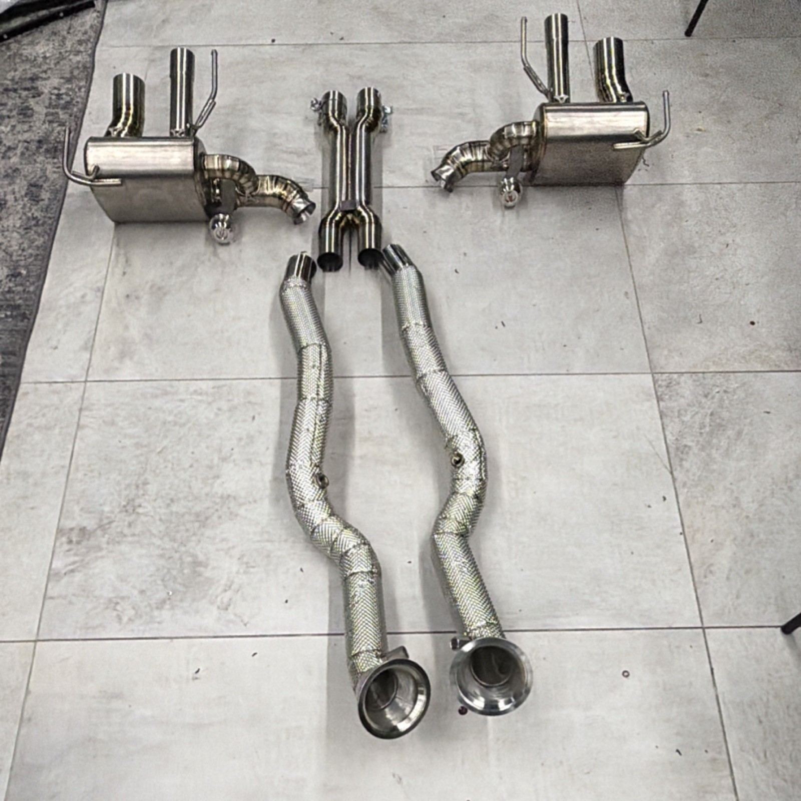 Ferrari 812 2018-2019 Exhaust system