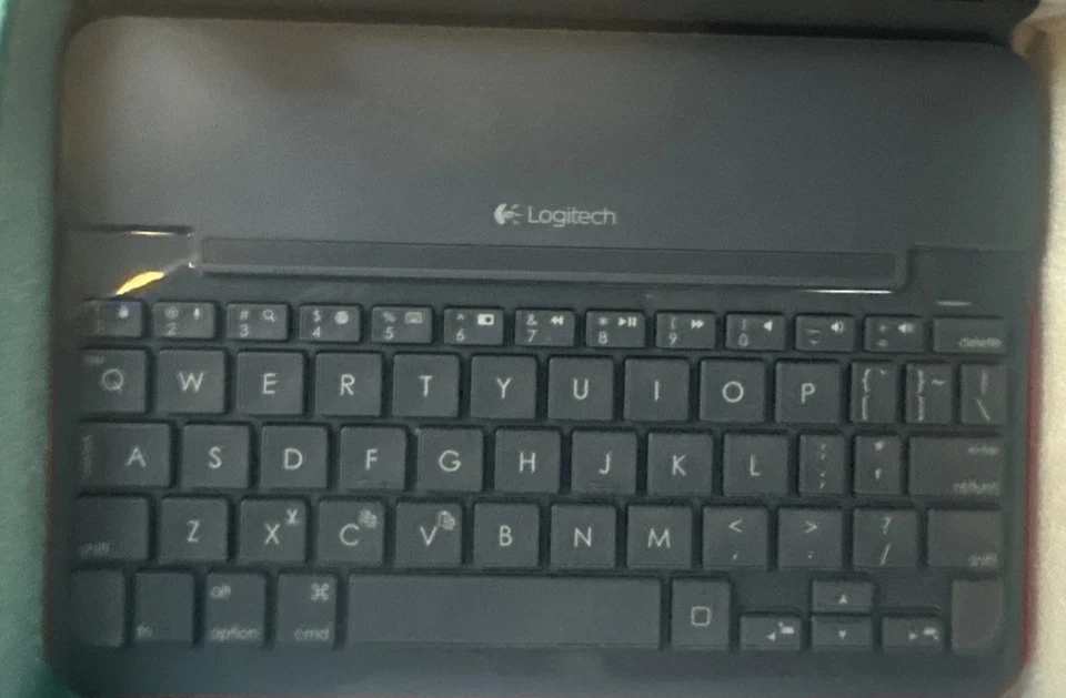 Logitech Canvas Keyboard/Cover Case for iPad mini 1/2/3 - Mars Red Orange - Image 3 of 4