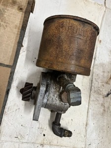 VINTAGE MASSEY   FERGUSON 50 TRACTOR -POWER STEERING  HYDRAULIC PUMP & RESERVOIR