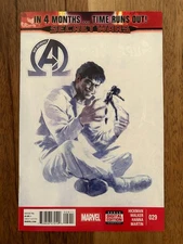 NEW AVENGERS #29 (Marvel, 2013) VF Hickman