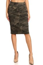 Women's Juniors/Plus Size High Waisted Shaping Pull-On Stretch Twill Mid Length