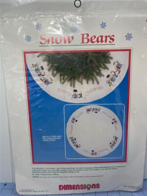 DIMENSIONS CREWEL EMBROIDERY KIT - SNOW BEARS TREE SKIRT - 48'' - 1987