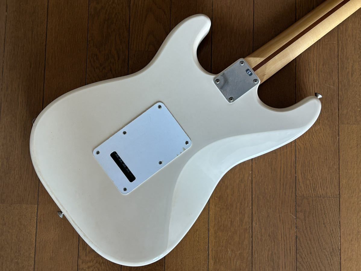 Electric Guitar Fender Standard Stratocaster Vintage White Electric Guitar Fender Standard Stratocaster Vintage White