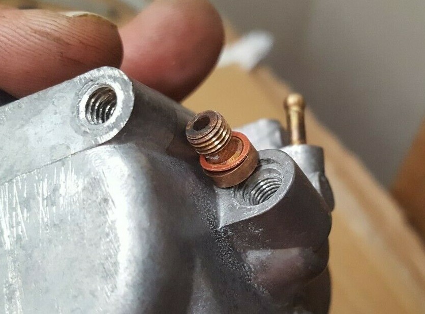 1979 Yamaha RD400 RD400F DAYTONA right side carburetor float bowl