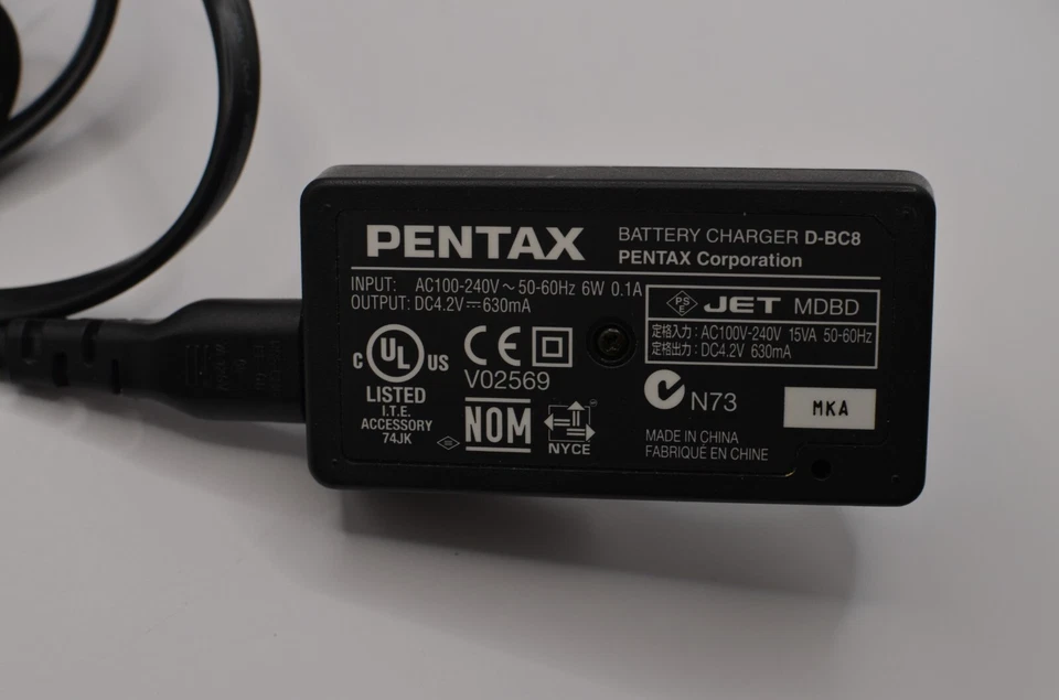 OEM PENTAX D-BC8 Battery Charger For use the Pentax D-Li95 Battery cord part - Image 2 of 2