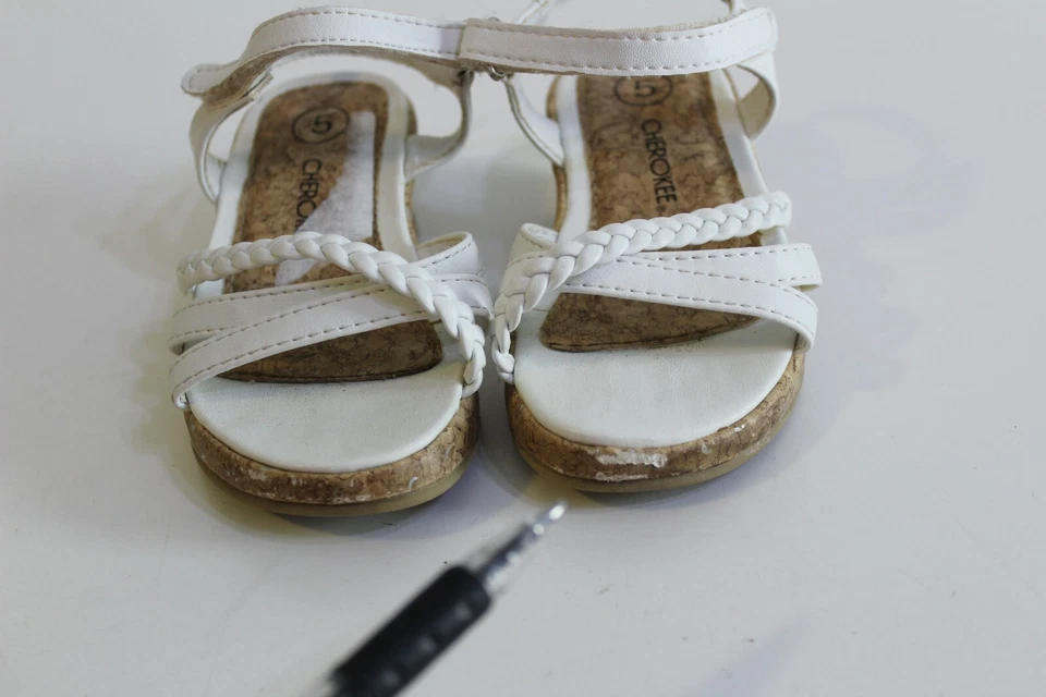 Sandálias femininas Cherokee tamanho 5 prata branca - Imagem 4 de 4