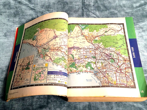 WEST LOS ANGELES, YEAR '1999 WHITE & YELLOW PAGES TELEPHONE BOOK GTE SUPERPAGES - Picture 5 of 21