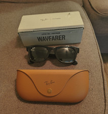 Ray-Ban Wayfarer Square Sunglasses Black Plastic Frame Tinted Lenses Case Box