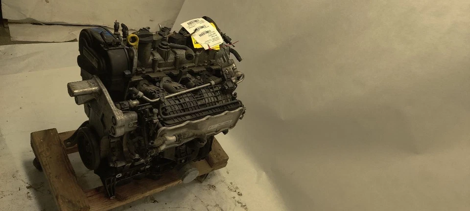 ENGINE MOTOR 04E100034R 2016-2018 AUDI A3 AUDI Foto 2 de 4