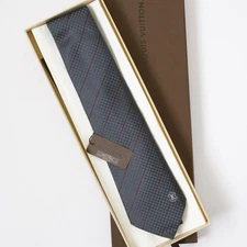 item Vuitton tie