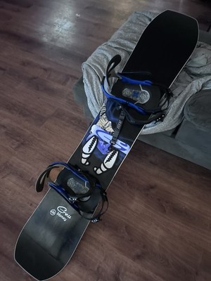 GNU Money Snowboard w/ Bindings Included Black/White 125cm Used