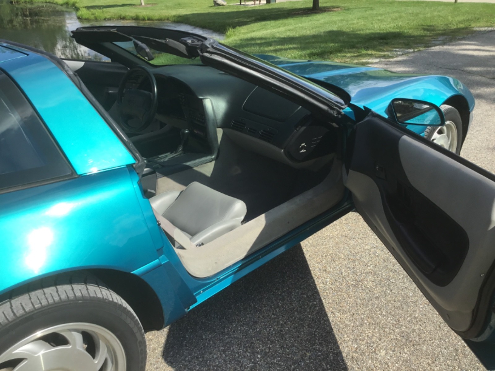 1994 Aqua Chevrolet Corvette   | C4 Corvette Photo 8