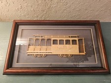 Carro trolley vintage detallado de madera Midel Powell & Mason, enmarcado y mate