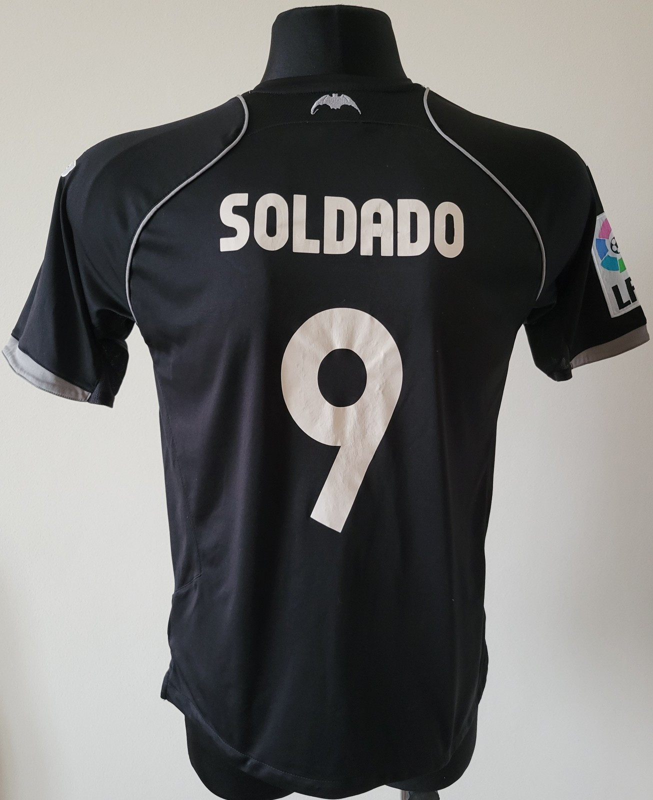 Valencia 2011 - 2012 Away football Joma shirt #9 SOLDADO size Small