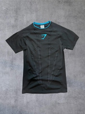 Gymshark Onyx V1 T-Shirt Schwarz Brand Blue Größe Medium Brandneu VERSAND AM NÄCHSTEN TAG  