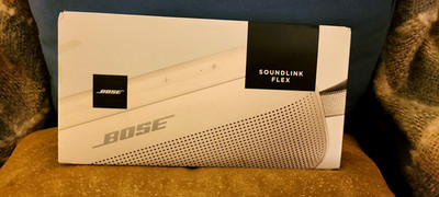 NEW in Sealed Box Bose Soundlink Flex Bluetooth Speaker in White