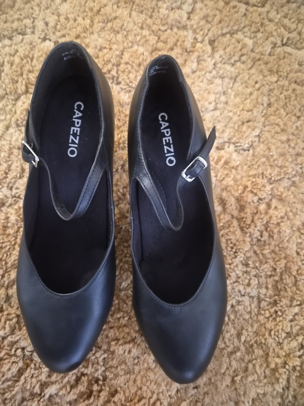 Capezio Women's  T-Strap Shoes in Black Size 9 Wide 