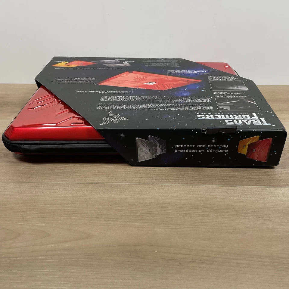 Razer Transformers 3 15" Laptop Sleeve Case Optimus Prime Red 2011 - Image 3 of 4