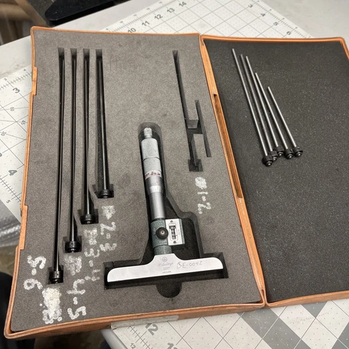 MITUTOYA .001 DIGITAL COUNTER DEPTH MICROMETER W/9 Rods (k222