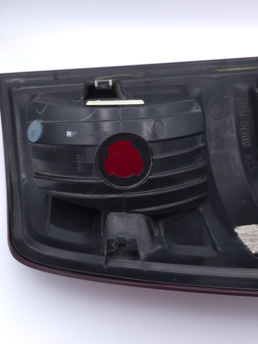 Luz trasera lateral derecha para pasajero Dodge Ram 2500/3500 OEM 55277414AC - Imagen 4 de 13