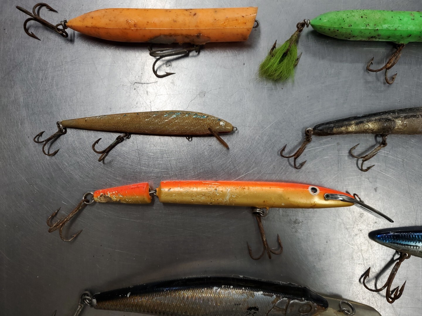 Lot of 12 Used Striper Saltwater Plugs Lures Poppers Divers - Image 3