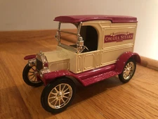 💥ERTL Collectible 1913 Ford Model T Die-Cast Metal Van for Omaha Steaks ~ MINT