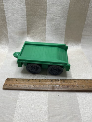 John Deere Green Farm Hay Wagon 1:64 SCALE Trailer Cart Toy - Picture 1 of 3