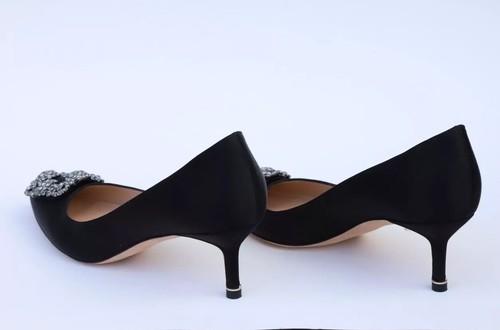 Manolo Blahnik Hangisi Crystal Jewel Kitten Heels Size 37-US 7 in Black Satin - Picture 10 of 18