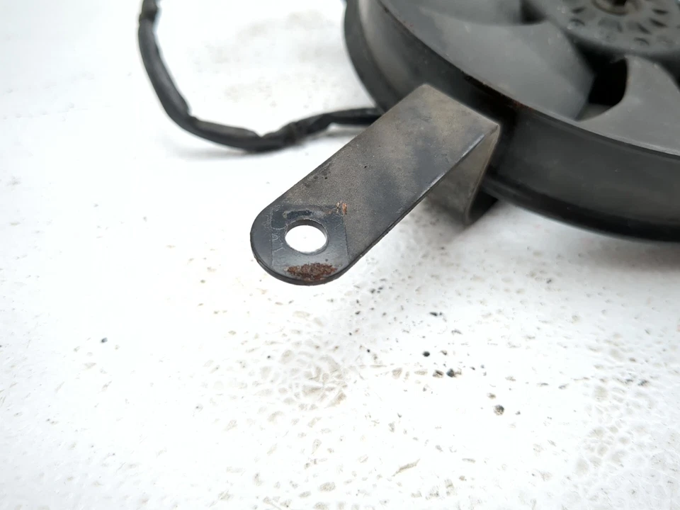 06-08 Ventilador de refrigeración del radiador Yamaha YZF-R6S YZF R6 Foto 2 de 4