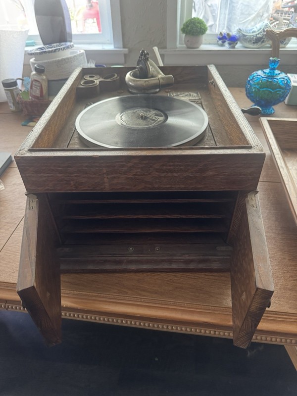 Victor Talking Machine Victrola VV-VIII Counter Top Phonograph