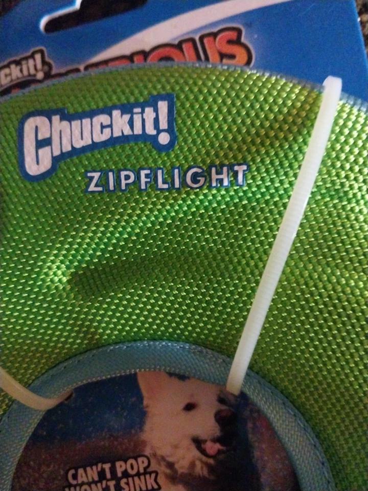 Chuckit! ZIP FLIGHT AMPHIBIOUS FLYING RING Floats Dog Fetch Toy MEDIUM - Image 4 of 4