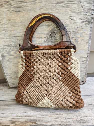 Vtg 70s Macrame Handbag W/Artsy Lucite Handle Ecru/ Tawny / Brn Lined Handmade - Picture 3 of 14