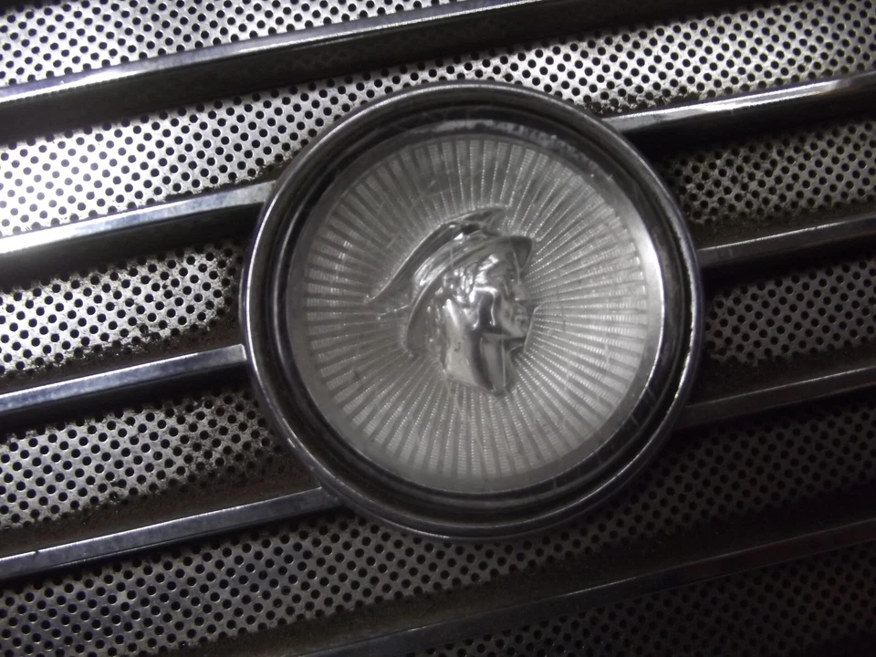 Mercury 1965 convertible asiento trasero moldura de acero inoxidable Foto 3 de 4