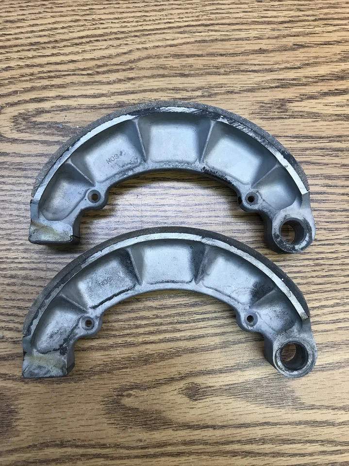 HONDA SHADOW SPIRIT VT750 2001-2007, JUEGO ZAPATAS FRENO PIEZA # 06430-MCL-700 Foto 3 de 4