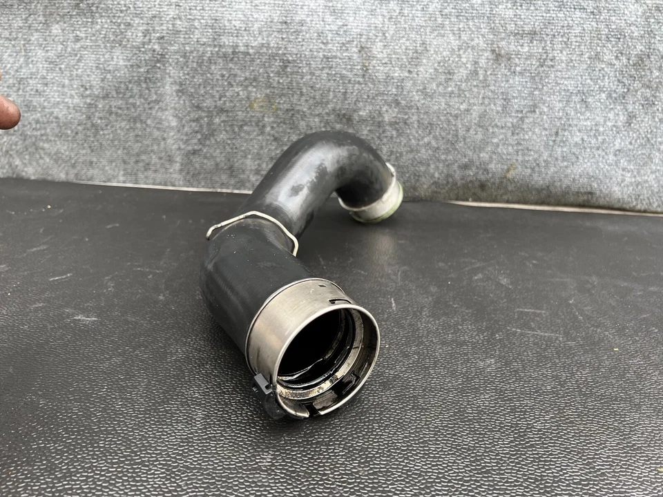 Оригинальная труба интеркулера турбокомпрессора Mercedes W164 X164 Gl350 Gl320 Ml350 - Изображение 4 из 4