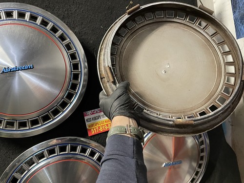 Airstream 15” Set 4 Hubcaps Used 1958-84 Red, Blue /black Accent EmblemStainless - Picture 9 of 9