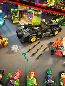Jokerland DC Comics Super Heroes LEGO set 76035 near complete with all minifigs