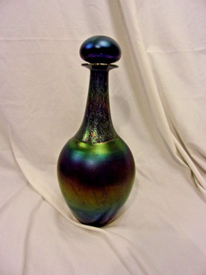 Signed Australia CHUCK & LESLEY SIMPSON Glass Genie  Iridescent Peacock Decanter