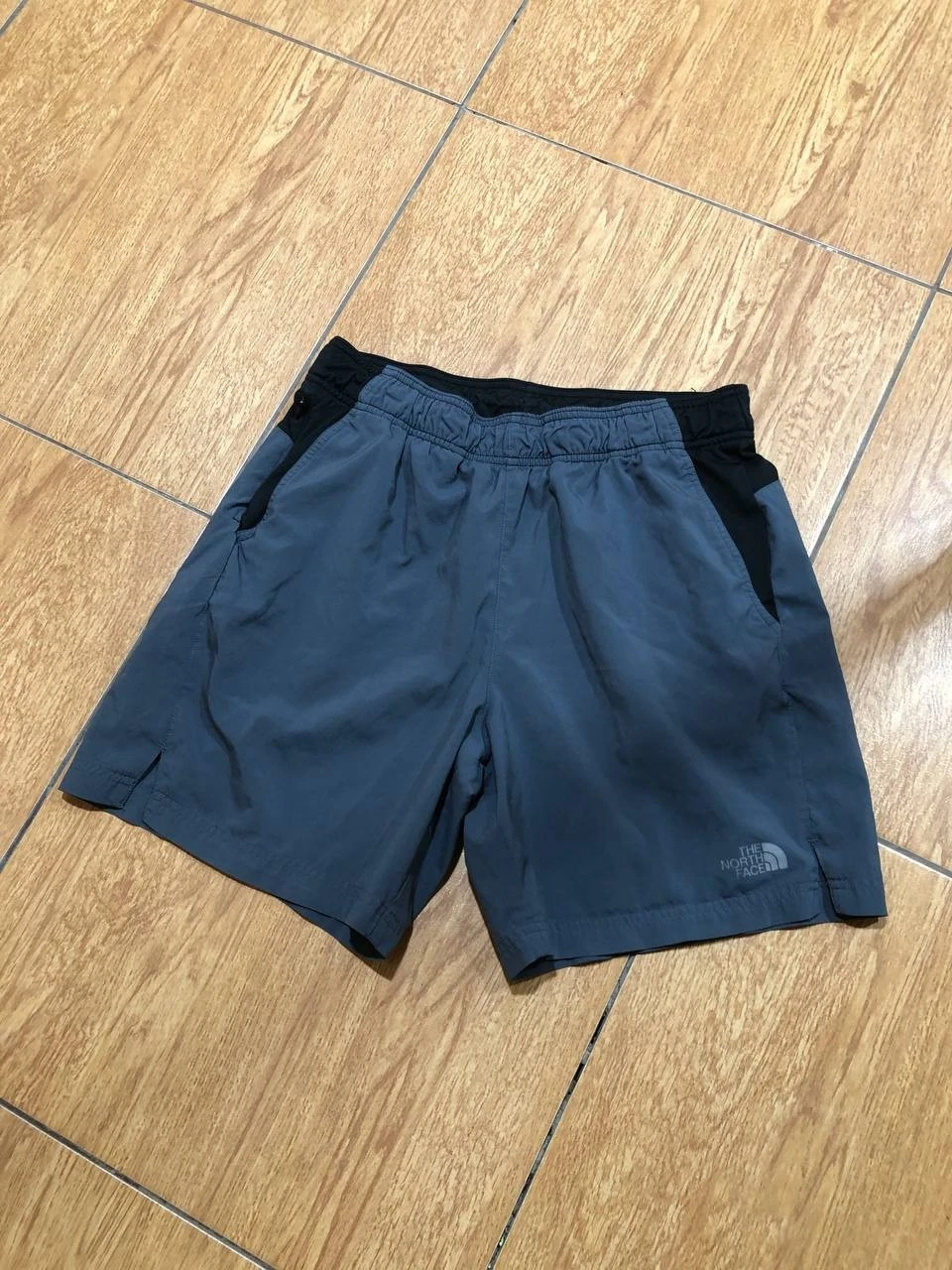 The NORTH FACE Mens M Gray Hiking Outdoor Shorts
Opens in a new window or tab