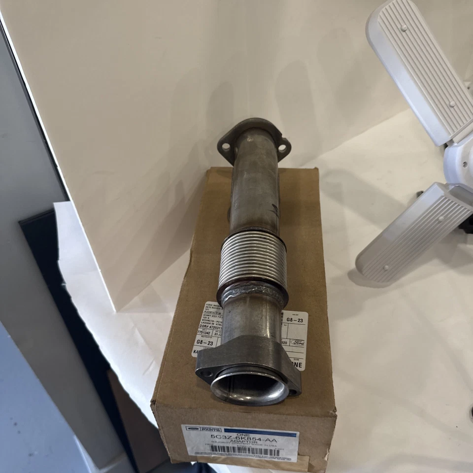 Escape de entrada derecho turbo diésel original Ford 2005-2007 5C3Z-6K854-AA 6,0 L Foto 4 de 4