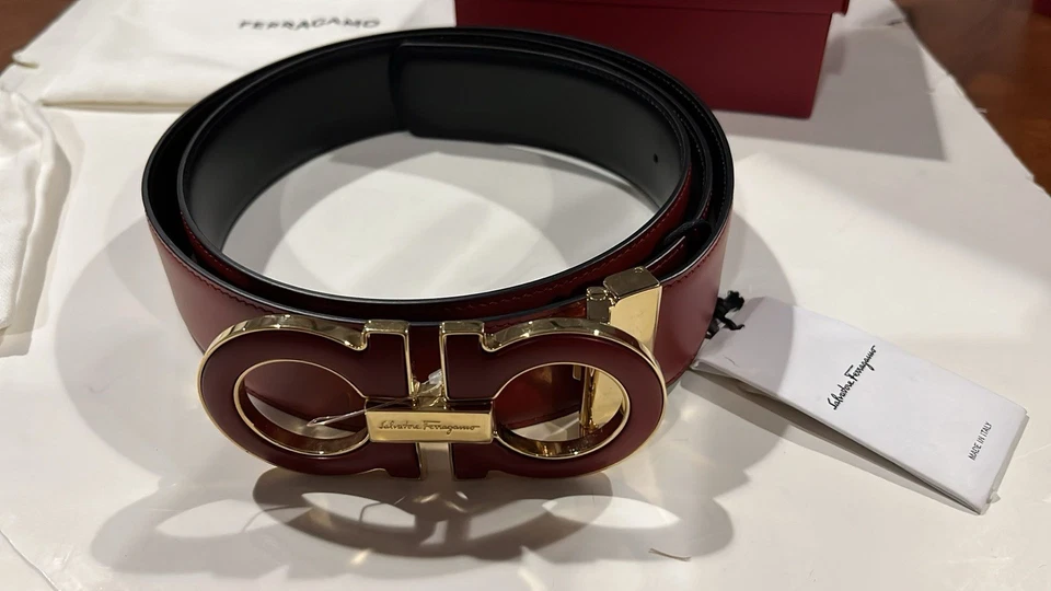 NOVO COM ETIQUETAS FERRAGAMO US$ 550 CINTO REVERSÍVEL TAMANHO 105 (PODE SER CORTADO MENOR) - Imagem 4 de 4