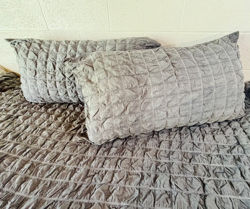 Conjunto de edredom Martha Stewart Collection cinza fofo 3 peças King 2 fronhas - Imagem 2 de 4