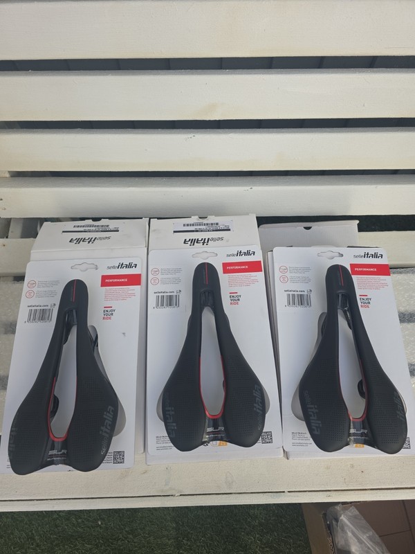 Selle Italia SLR Boost Kit Carbonio Superflow Saddle W 130 x L 248mm S3
