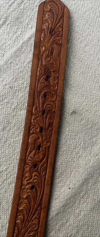 Cinturón vaquero Justin Western Tooled 26 marrón floral sin hebilla Foto 3 de 4