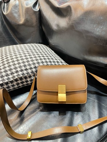 CELINE Classic box Size Small Leather Camel (brown tones)