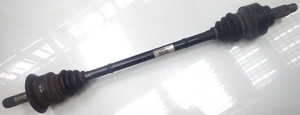 BMW 118d 143PS / F20 / ANTRIEBSWELLE / hinten rechts / 7597682 (CL187)