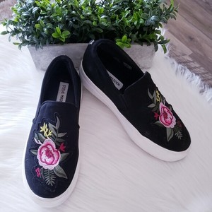 steve madden embroidered shoes